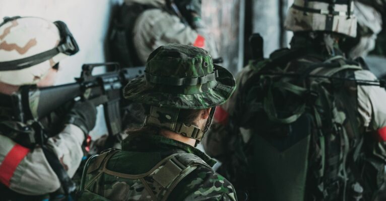 Le migliori strategie di squadra per dominare il campo di softair nel 2025