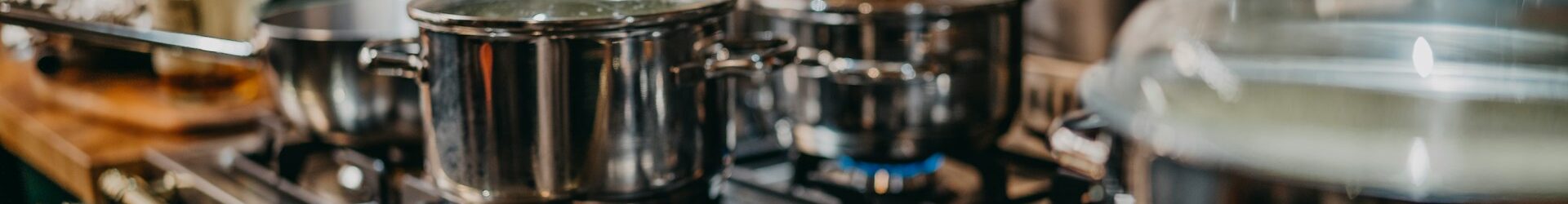 Linea Caldo: guida alla scelta delle attrezzature indispensabili per la cucina professionale