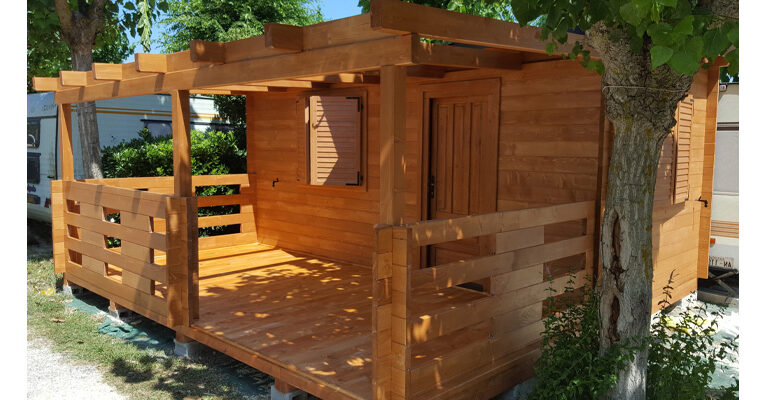 Casette in legno per orto e deposito attrezzi: soluzioni prefabbricate stabili e resistenti per la gestione del verde